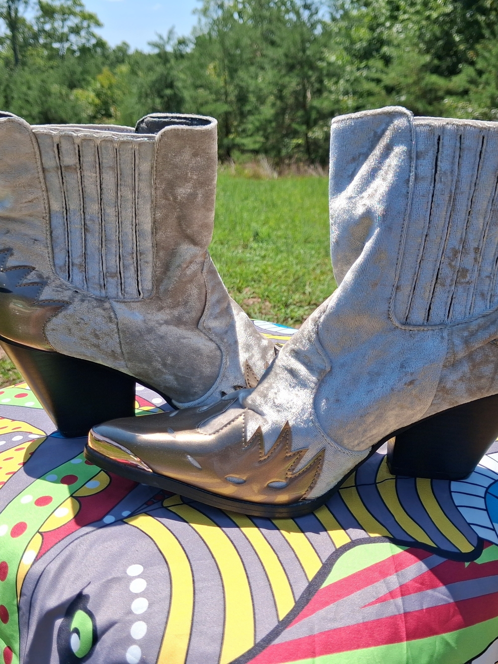 Cape Robbin Silver Metallic Western Ankle Boots Woman's Size 9 - Picture 7 of 9